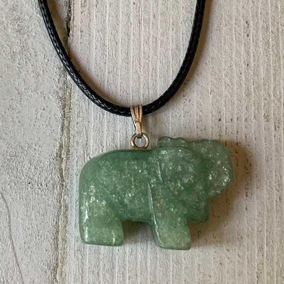 Green Aventurine Lucky Crystal Elephant Pendant Necklace Adjustable Cord Chain - Picture 2 of 10